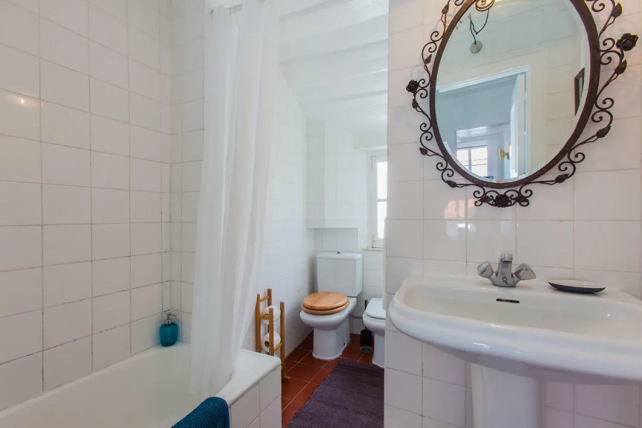 Alfama Sunny & Typical Apartment, By Timecooler Lisbon