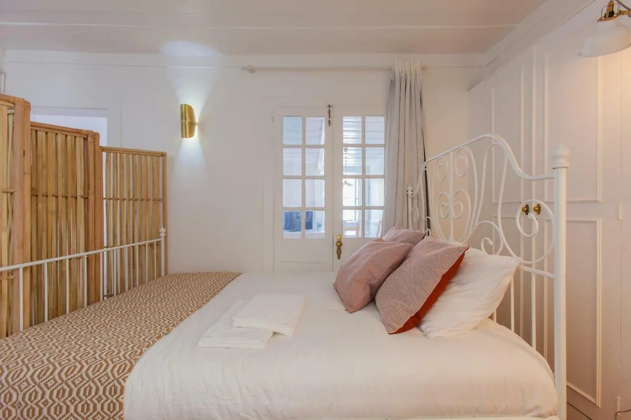 Alfama Sunny & Typical Apartment, By Timecooler Lisbon 0*,