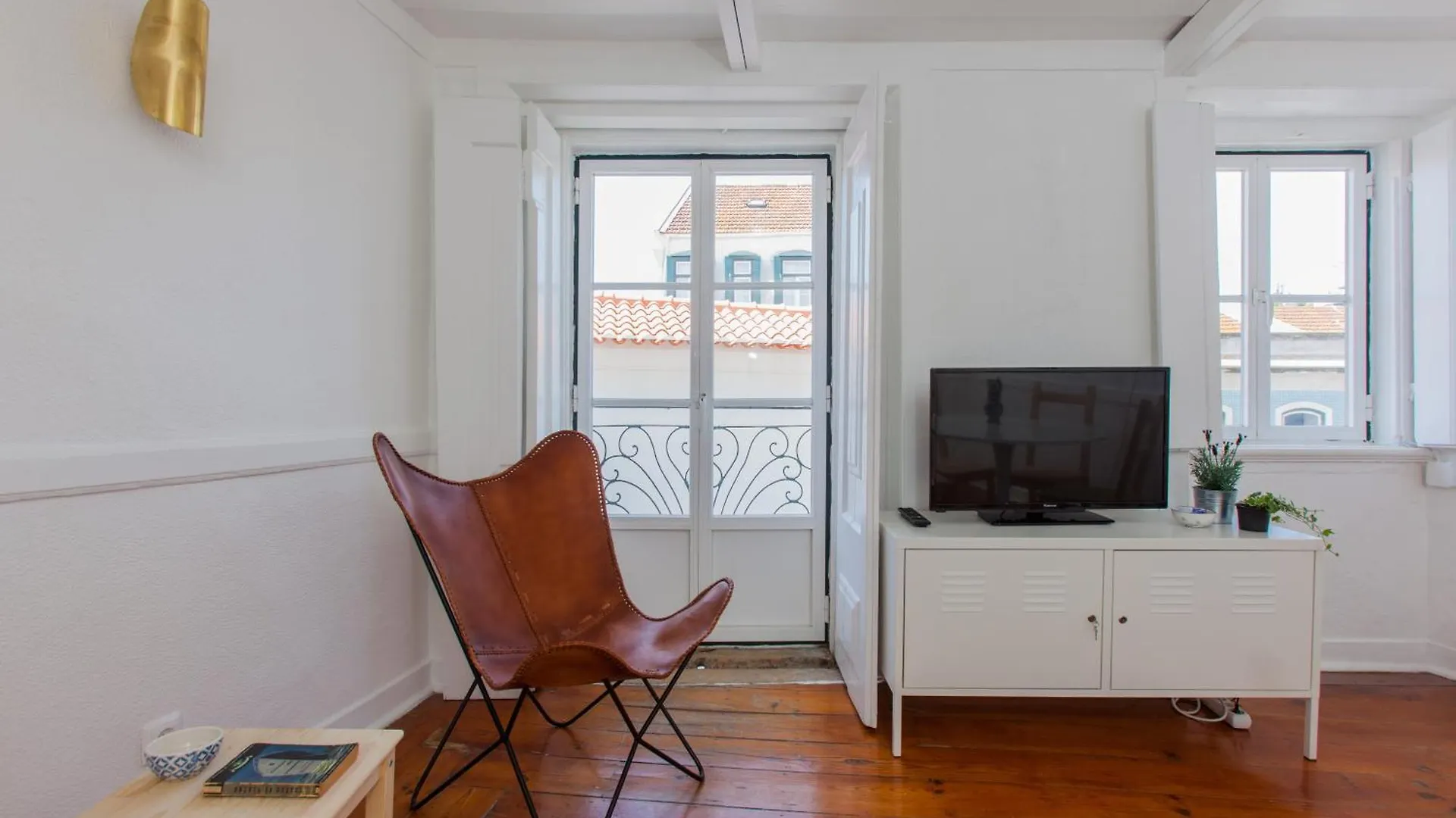 Alfama Sunny & Typical Apartment, By Timecooler Lisbon Portugal